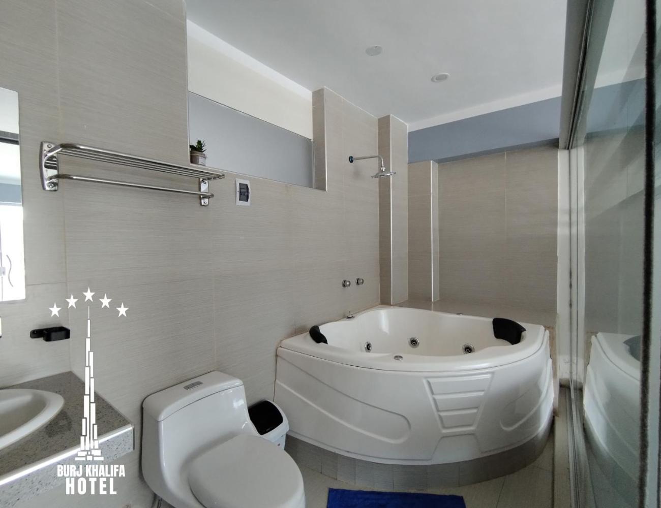 Hotel Burj Khalifa Quillabamba Екстер'єр фото